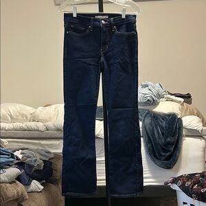 Levi’s shaping dark jeans